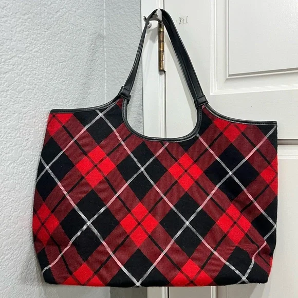 NWT Victoria’s Secret monogram plaid tote bag - Picture 2 of 9